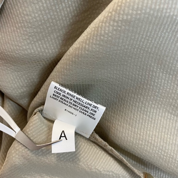 Eileen Fisher Women’s Textured Silk Button Front - Picture 8 of 8